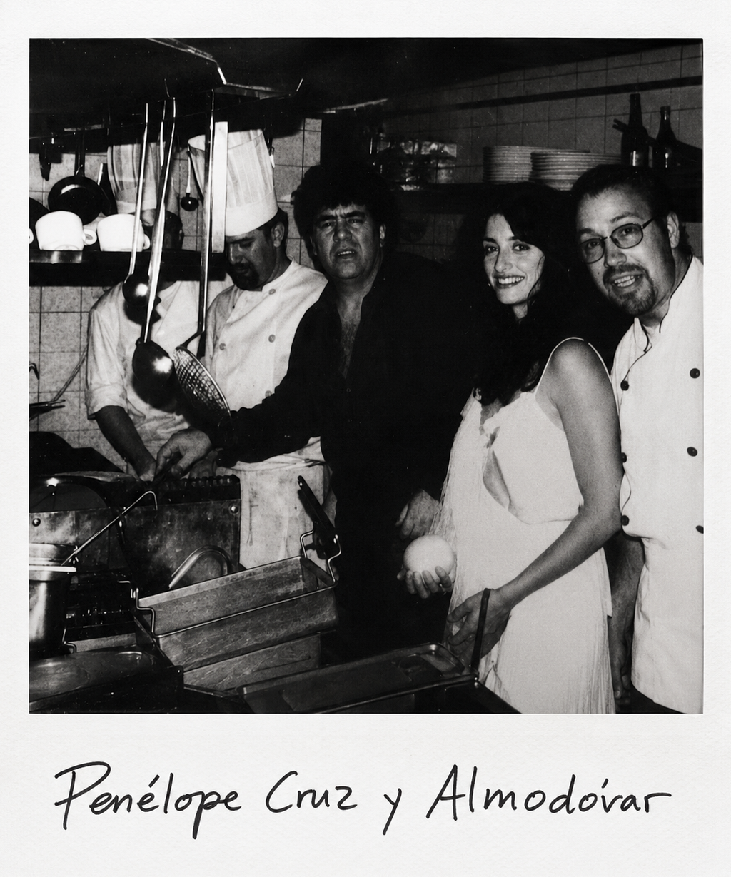 Alfredo Zamorano con Penélope Cruz y Almodóvar